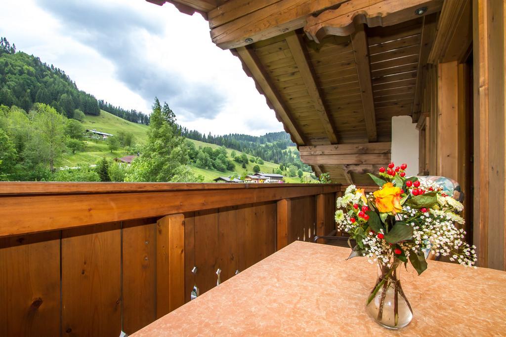 Ferienhaus Niedermoser Leogang Zimmer foto