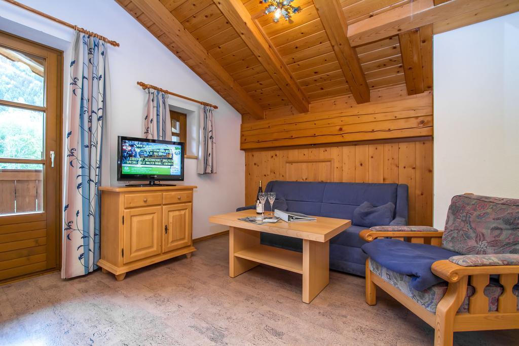 Ferienhaus Niedermoser Leogang Zimmer foto