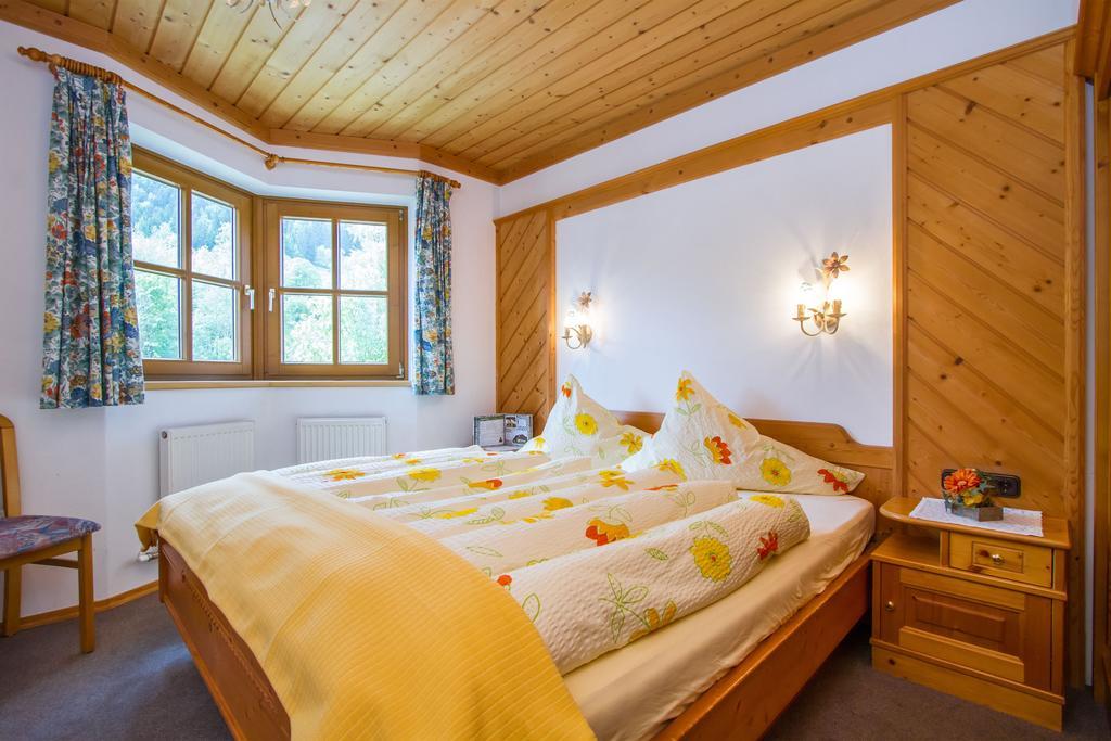 Ferienhaus Niedermoser Leogang Zimmer foto